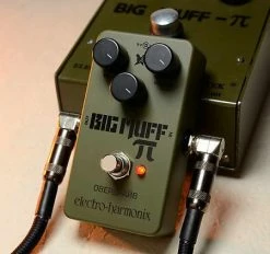 Outlet 👍 Electro-Harmonix Green Russian Big Muff *Free Shipping In The USA* Effects ✨ 5 Electro-Harmonix Green Russian Big Muff *Free Shipping In The USA* Effects