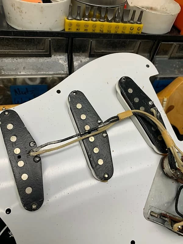 Promo ๐งจ Empire Guitars 1986 Fender AVRI '57 Stratocaster ๐ 14 Empire Guitars 1986 Fender AVRI '57 Stratocaster