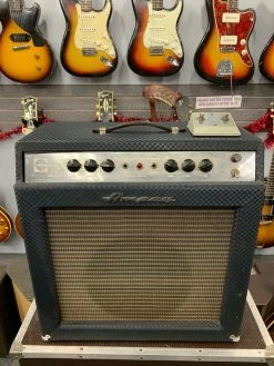 Empire Guitars Vintage Ampeg Reverberocket Combo Amp Used