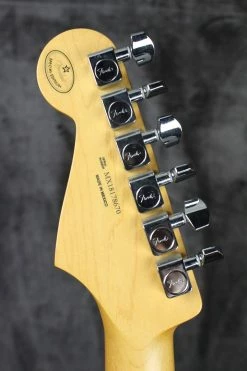 Electric 2018 Fender Player Stratocaster Limited Edition