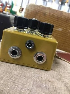 Hot Sale 😍 Empire Guitars Effects Yellowcake Fried Gold Used 🎁 6 Empire Guitars Effects Yellowcake Fried Gold Used