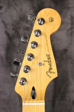 Electric 2018 Fender Player Stratocaster Limited Edition